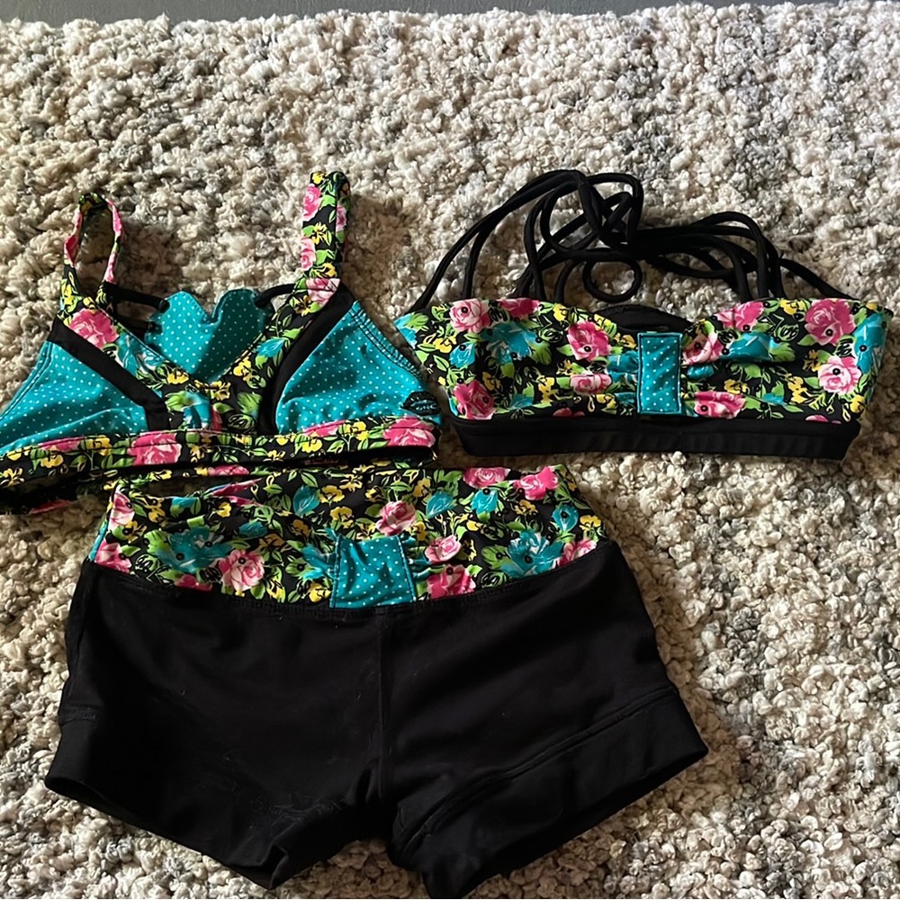 Cali kisses 3 piece